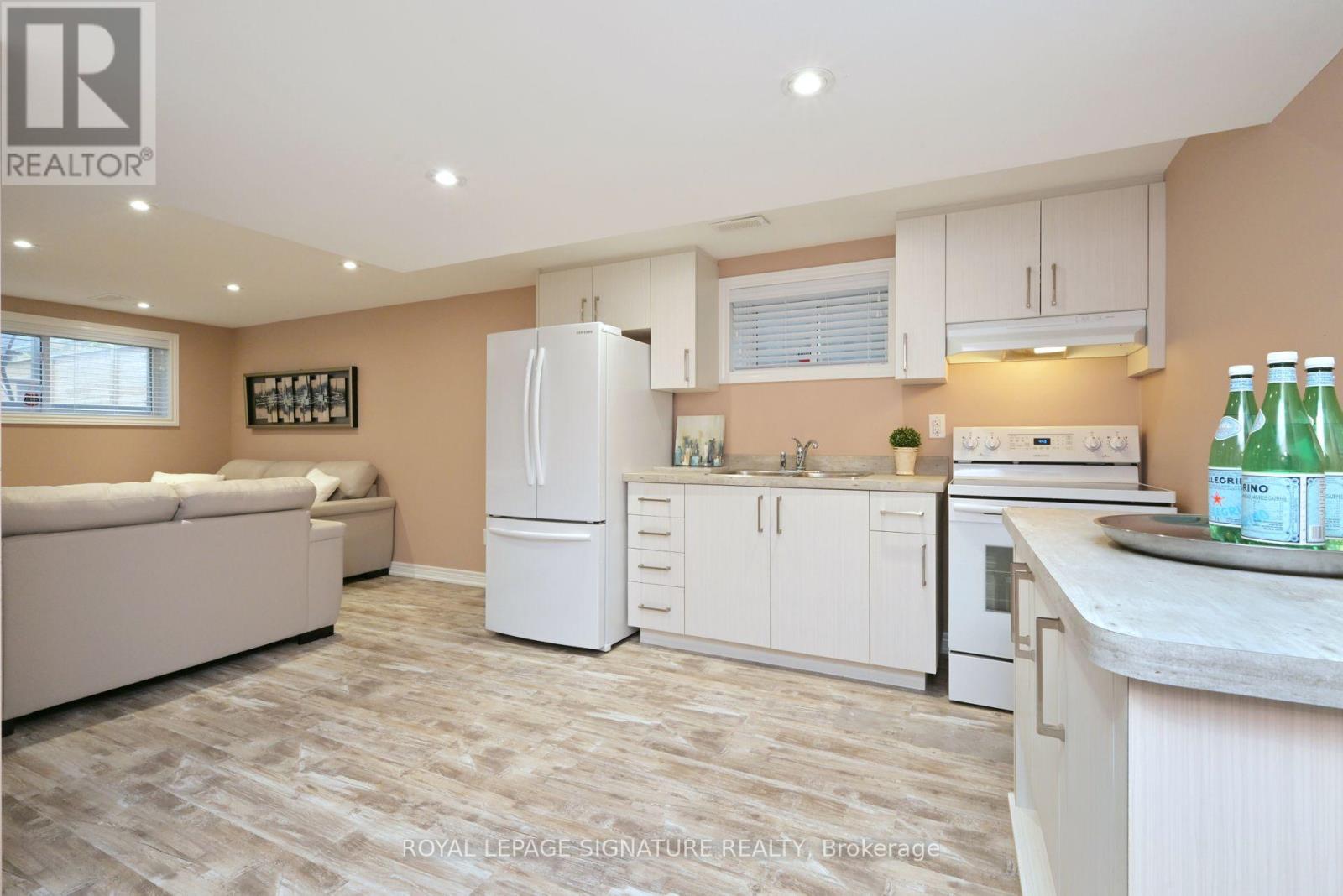 1143 Alexandra Avenue, Mississauga, Ontario  L5E 2A4 - Photo 21 - W12478817