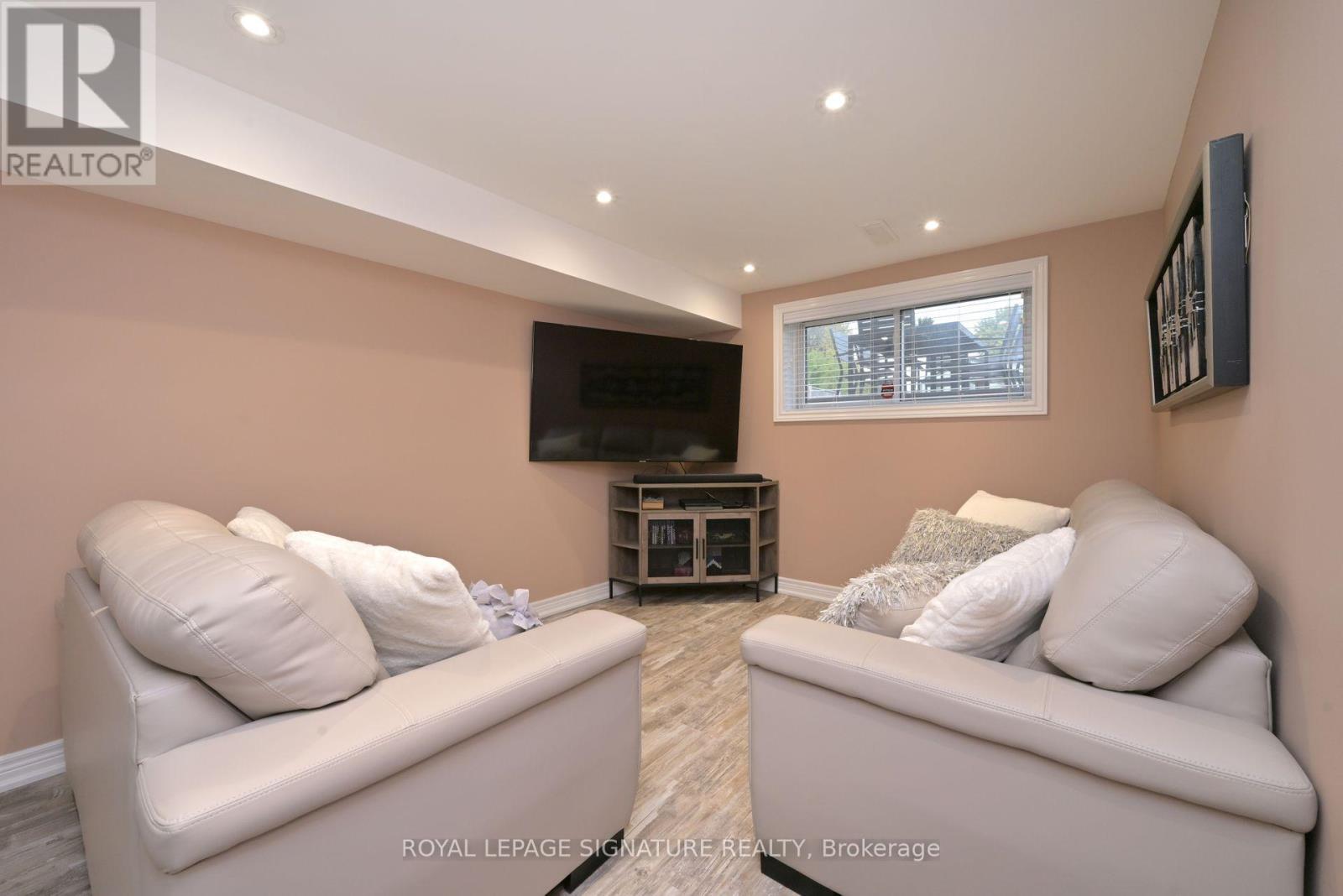1143 Alexandra Avenue, Mississauga, Ontario  L5E 2A4 - Photo 25 - W12478817