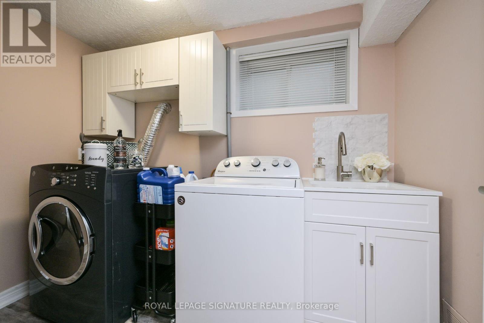 1143 Alexandra Avenue, Mississauga, Ontario  L5E 2A4 - Photo 27 - W12478817