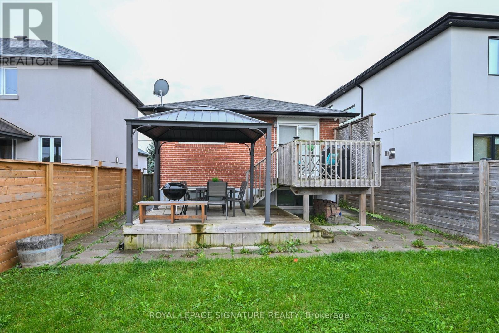 1143 Alexandra Avenue, Mississauga, Ontario  L5E 2A4 - Photo 30 - W12478817