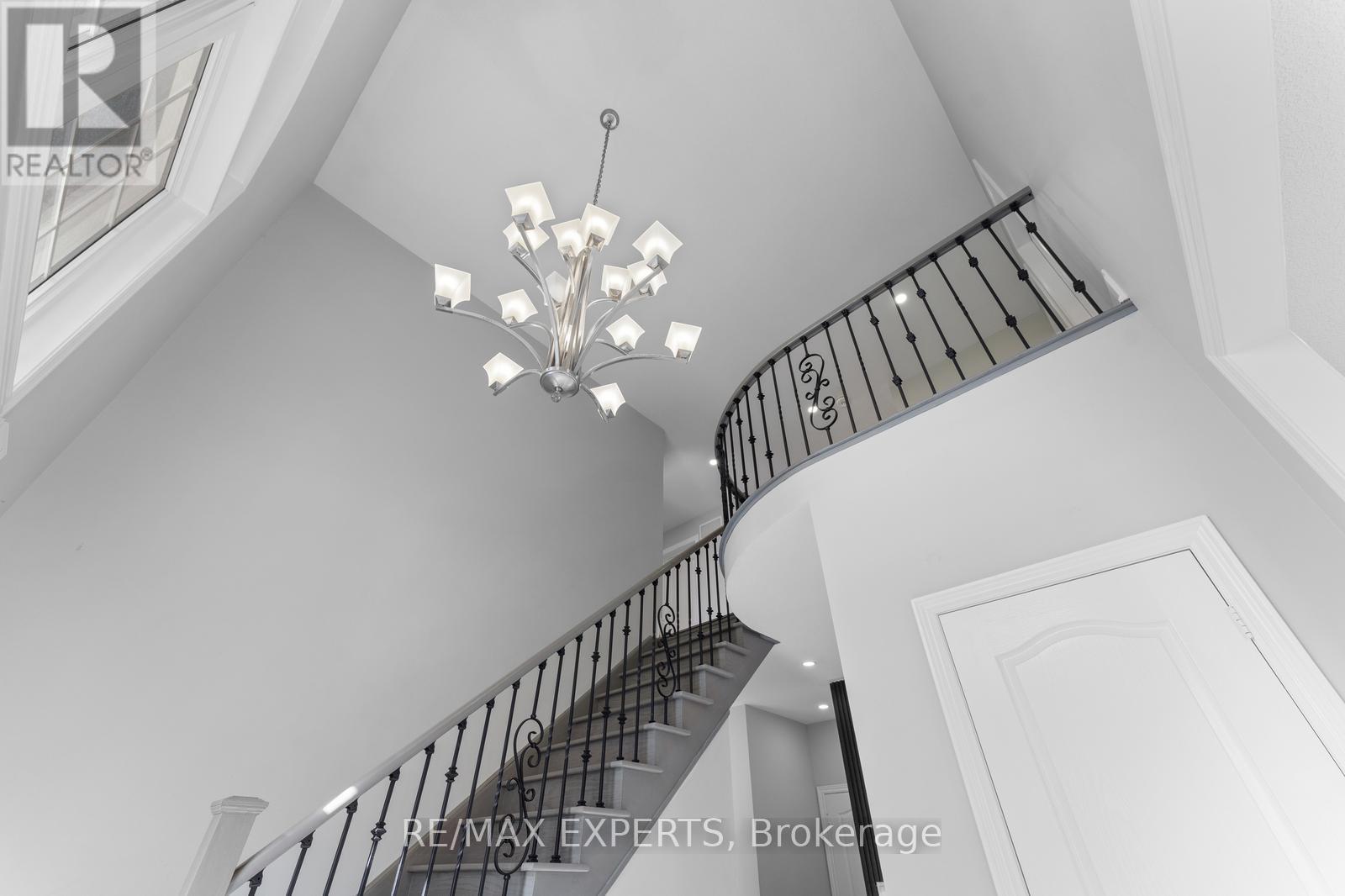 8047 Financial Drive, Brampton, Ontario  L6Y 0M9 - Photo 4 - W12478820