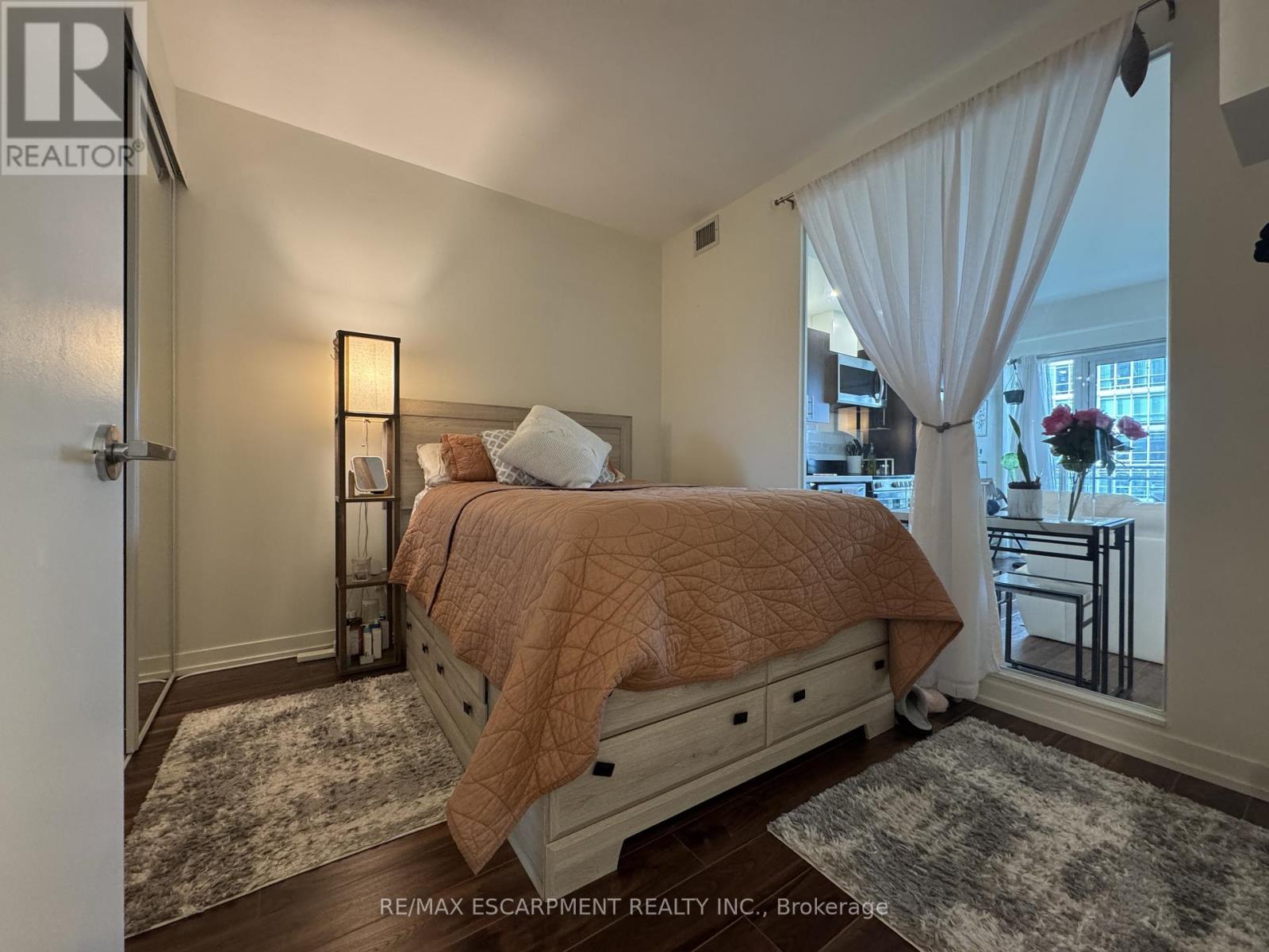 1622 - 165 Legion Road N, Toronto, Ontario  M8Y 0B3 - Photo 10 - W12478821