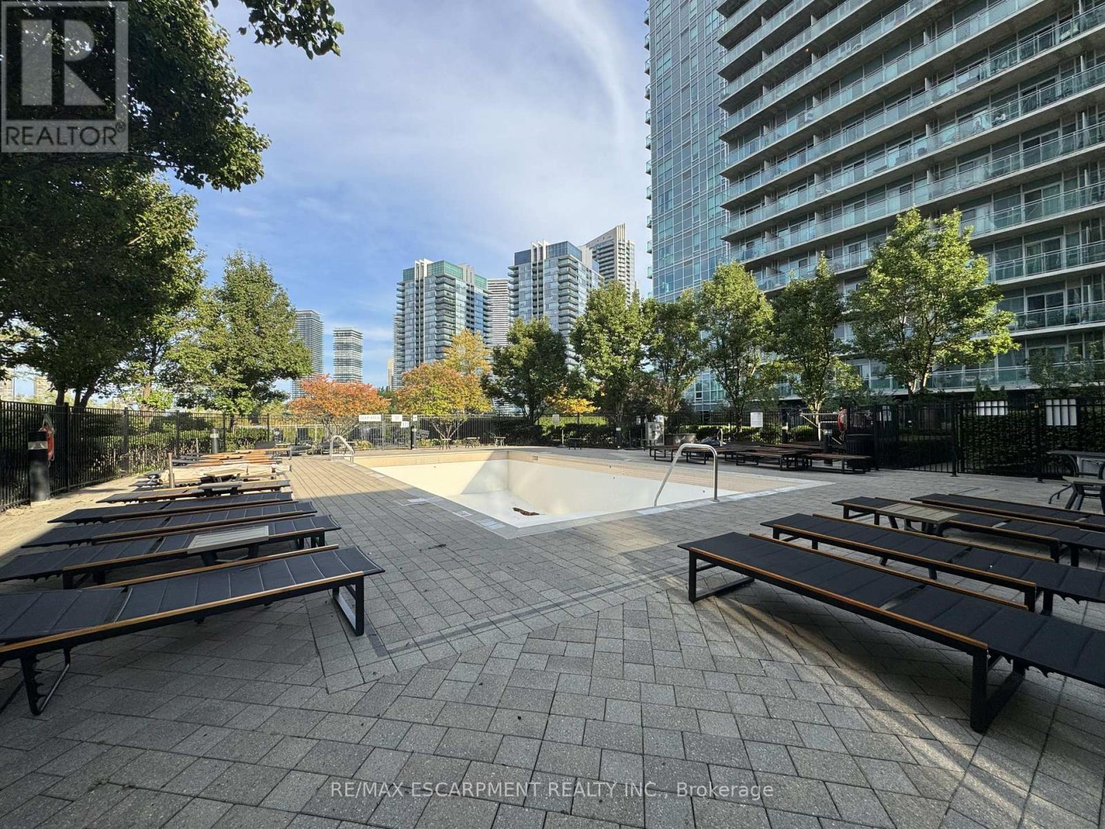 1622 - 165 Legion Road N, Toronto, Ontario  M8Y 0B3 - Photo 33 - W12478821
