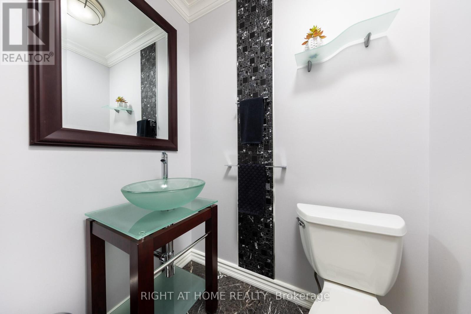 223 River Oaks Boulevard W, Oakville, Ontario  L6H 3V2 - Photo 21 - W12478835