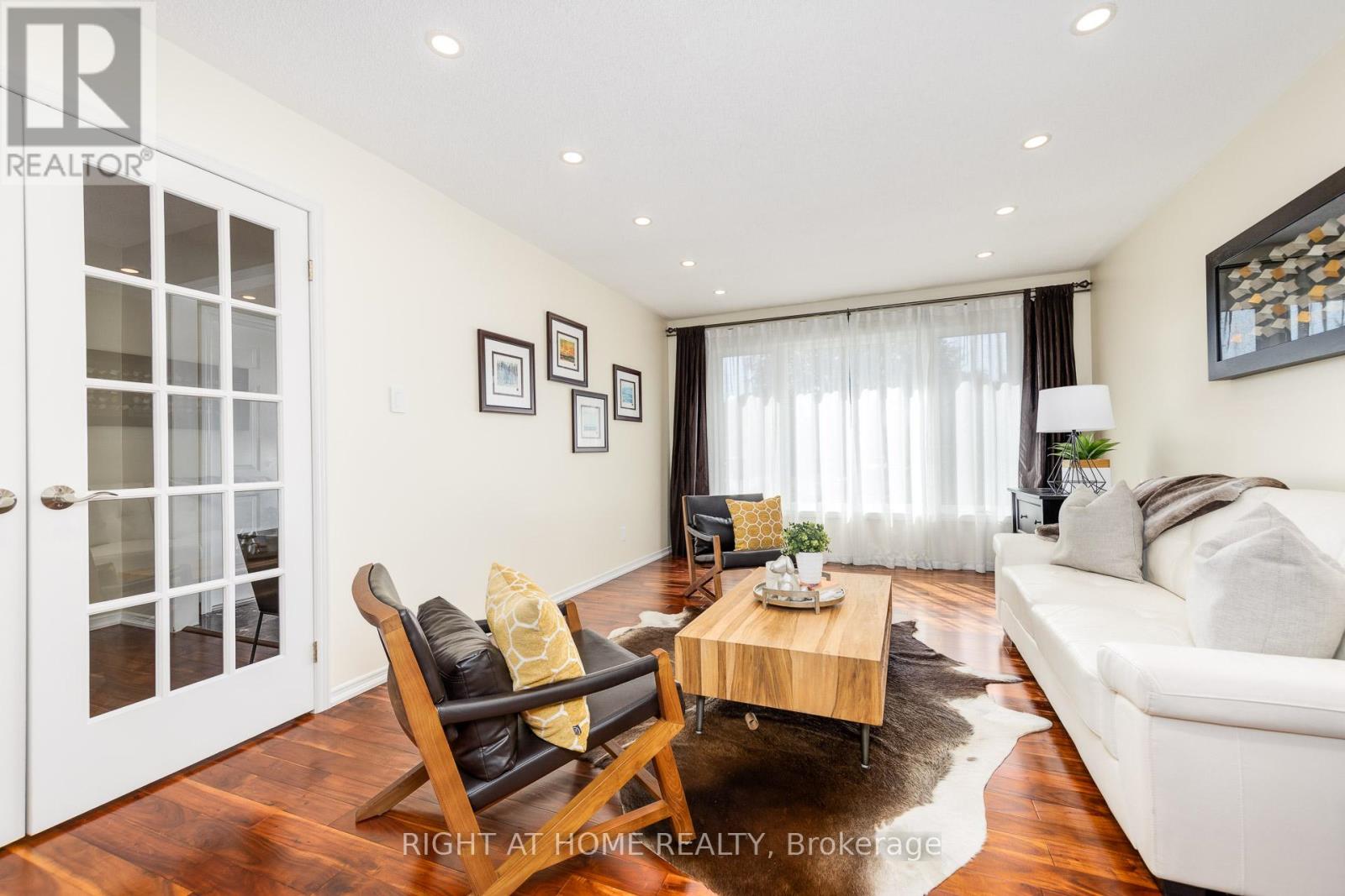 223 River Oaks Boulevard W, Oakville, Ontario  L6H 3V2 - Photo 8 - W12478835