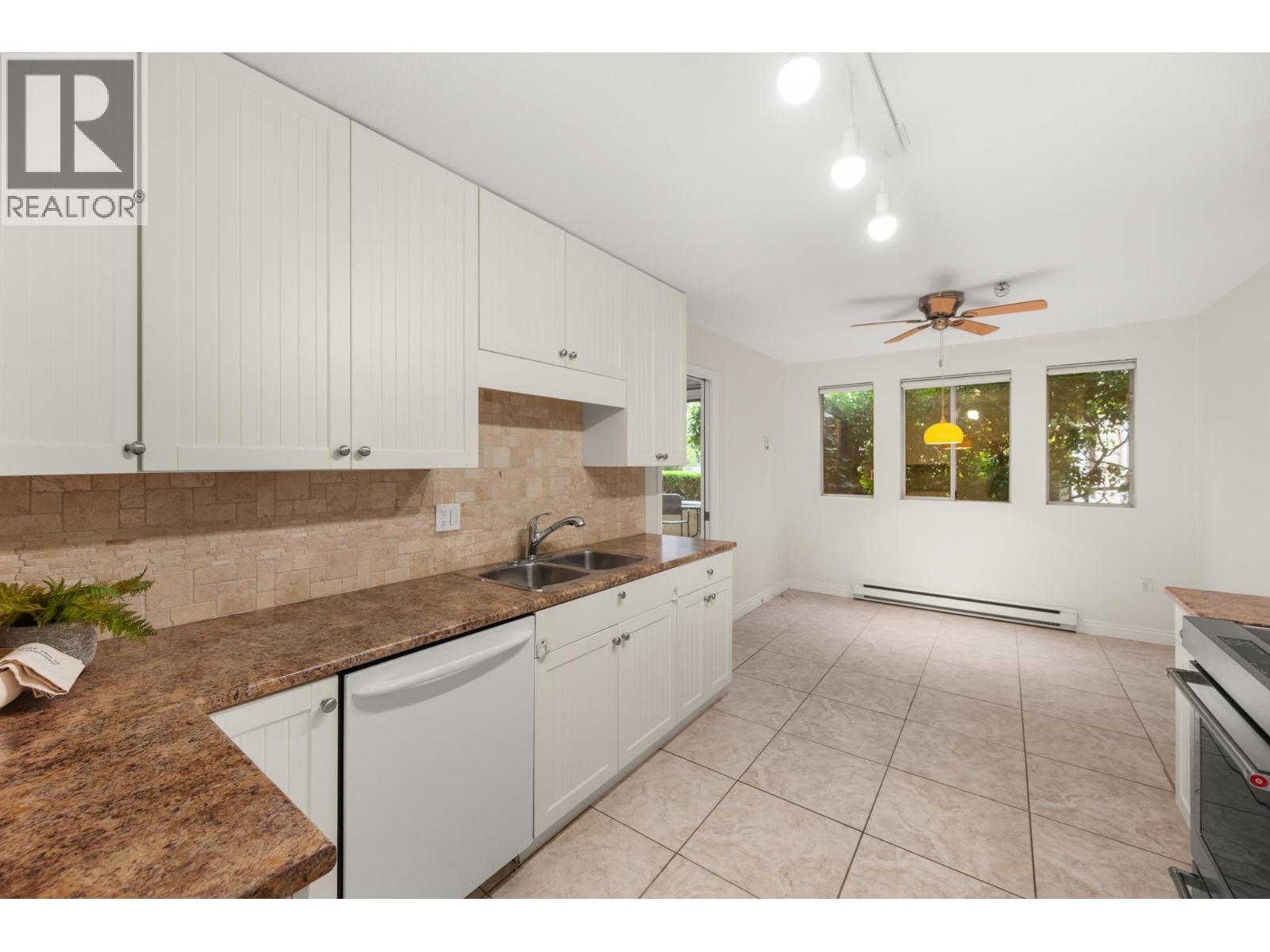 105 5 Renaissance Square, New Westminster, British Columbia  V3M 6K5 - Photo 16 - R3061350