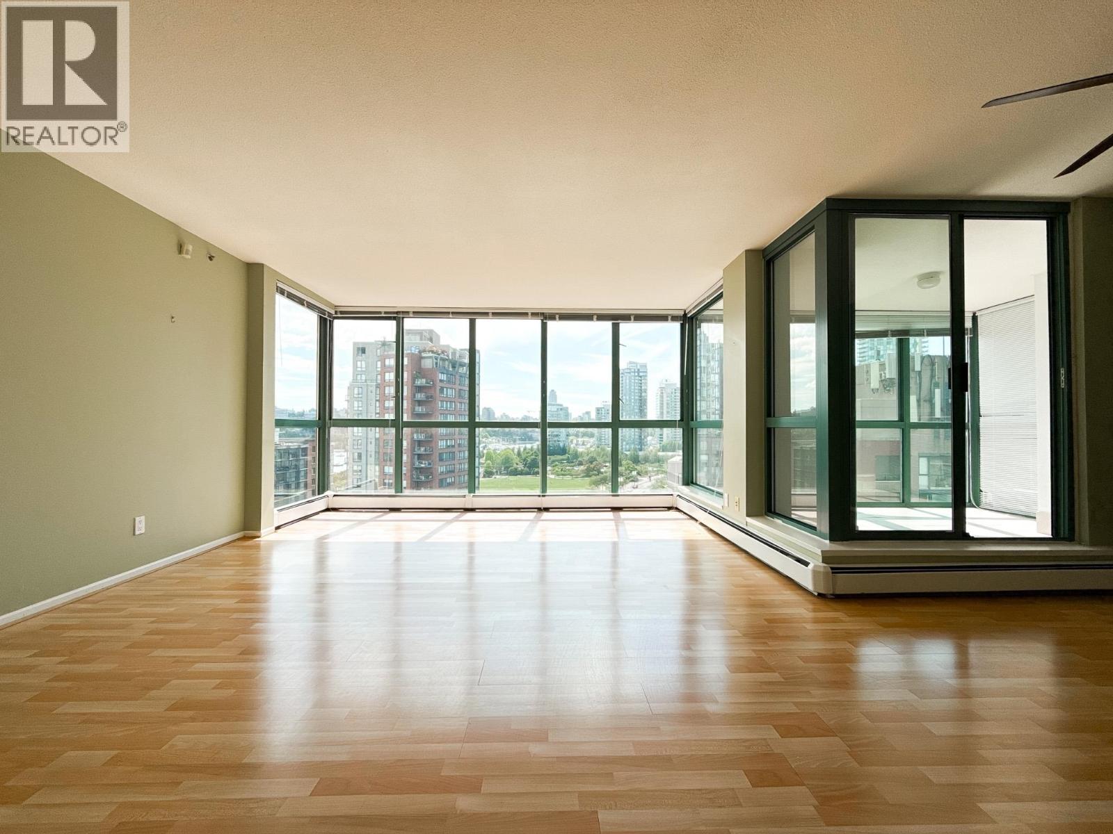 1103 212 Davie Street, Vancouver, British Columbia  V6B 5Z4 - Photo 2 - R3061362