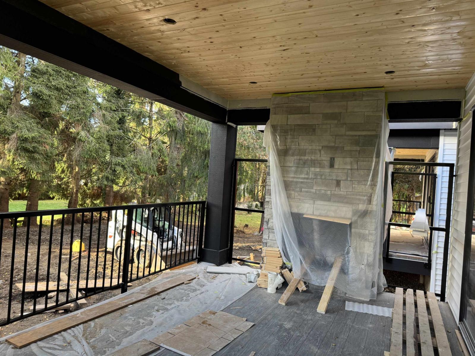 14206 North Bluff Road, White Rock, British Columbia  V4B 3C4 - Photo 3 - R3057701