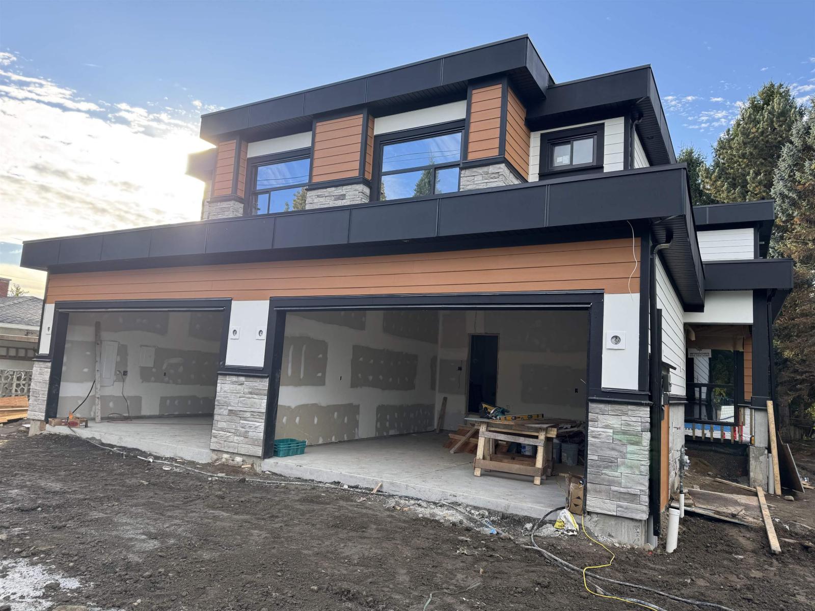 14206 NORTH BLUFF ROAD, white rock, British Columbia