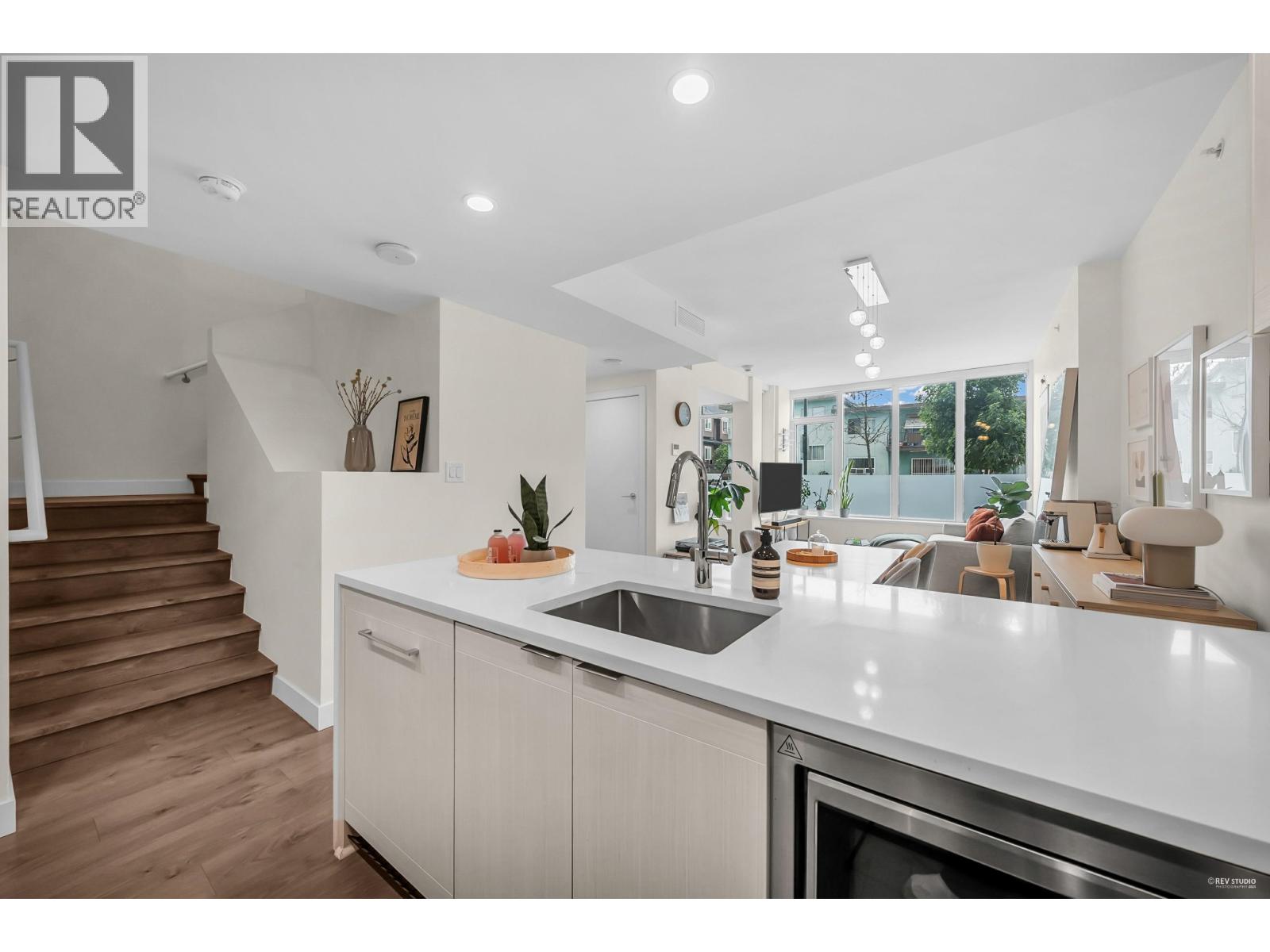 6785 Marlborough Avenue, Burnaby, British Columbia  V5J 0J3 - Photo 3 - R3036909