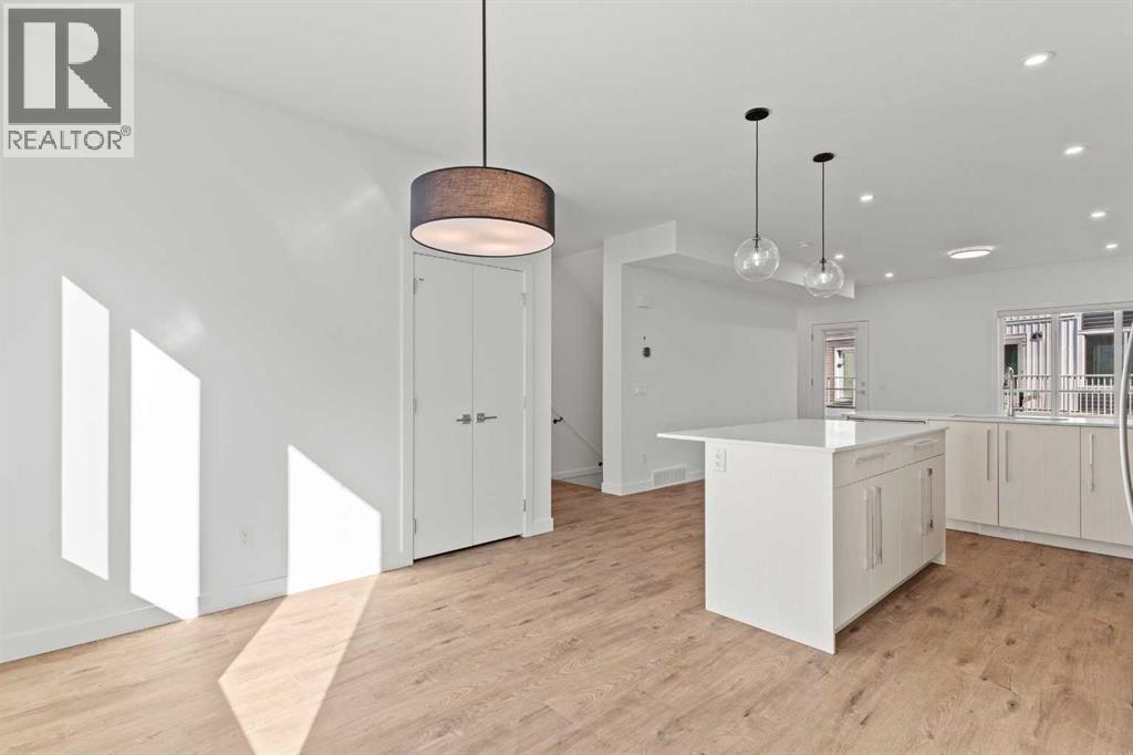 2002, 280 Chelsea Road, Chestermere, Alberta  T1X 2X9 - Photo 14 - A2262172