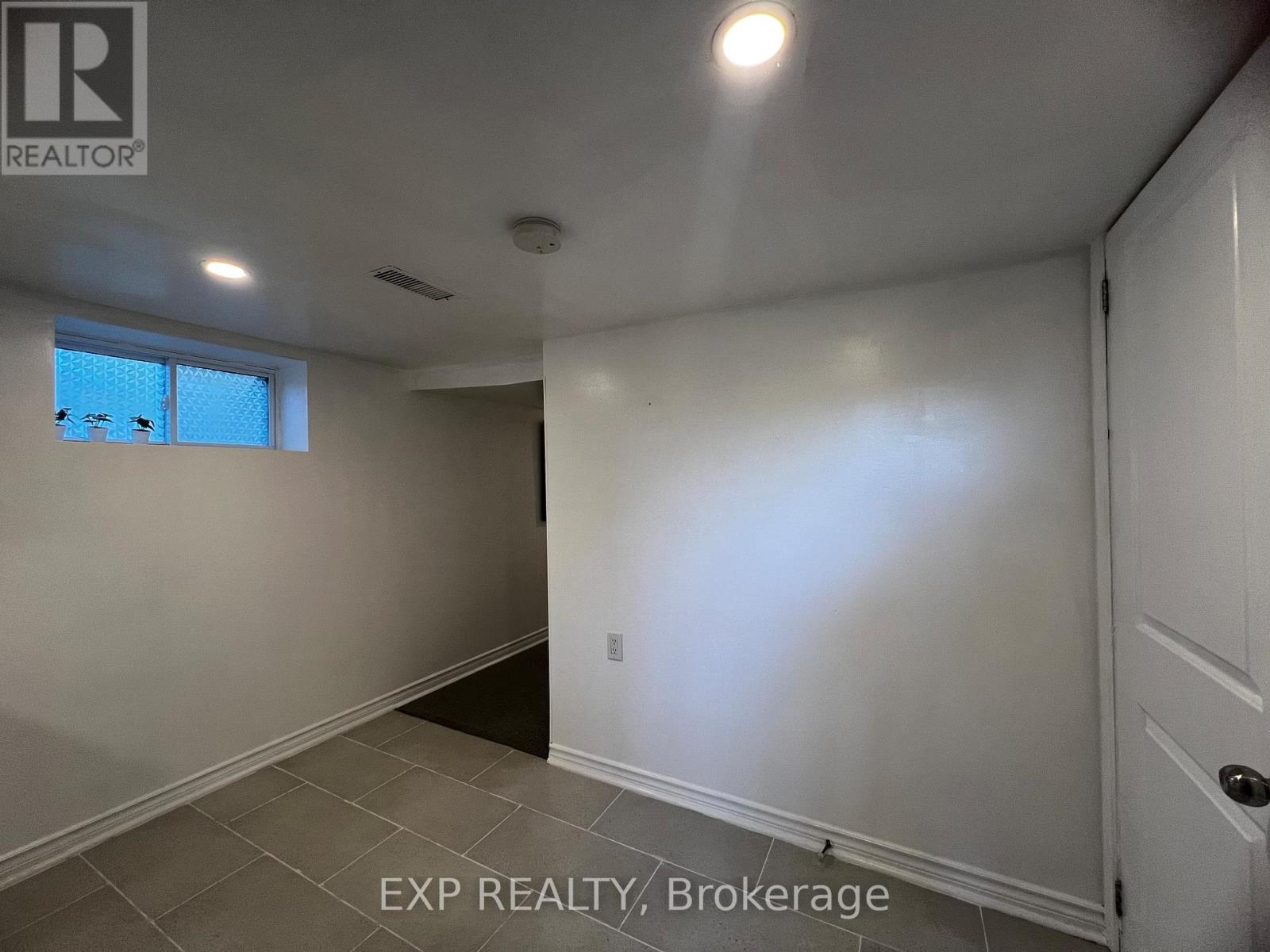 Bsmt - 4424 Sixth Avenue, Niagara Falls, Ontario  L2E 4T1 - Photo 15 - X12478732