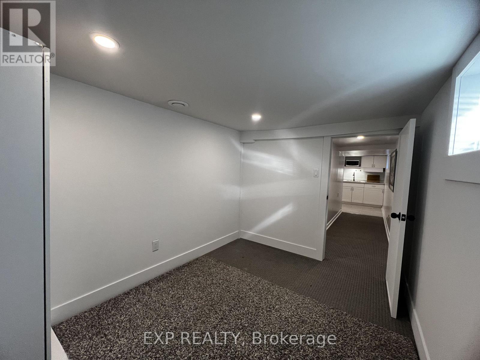 Bsmt - 4424 Sixth Avenue, Niagara Falls, Ontario  L2E 4T1 - Photo 2 - X12478732
