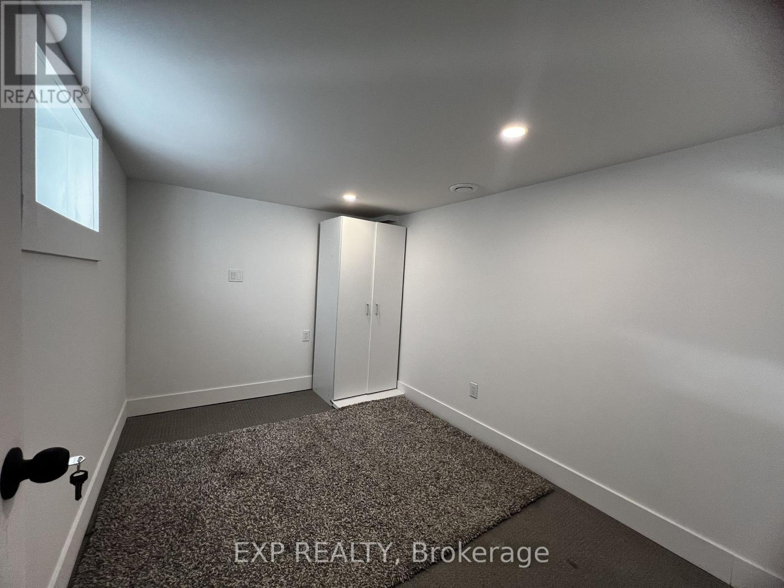 Bsmt - 4424 Sixth Avenue, Niagara Falls, Ontario  L2E 4T1 - Photo 3 - X12478732