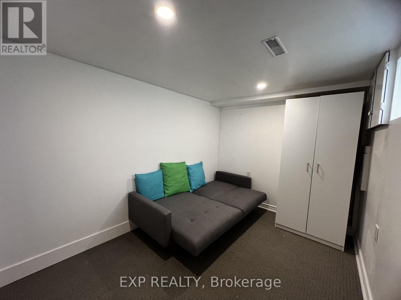 Bsmt - 4424 Sixth Avenue, Niagara Falls, Ontario  L2E 4T1 - Photo 7 - X12478732