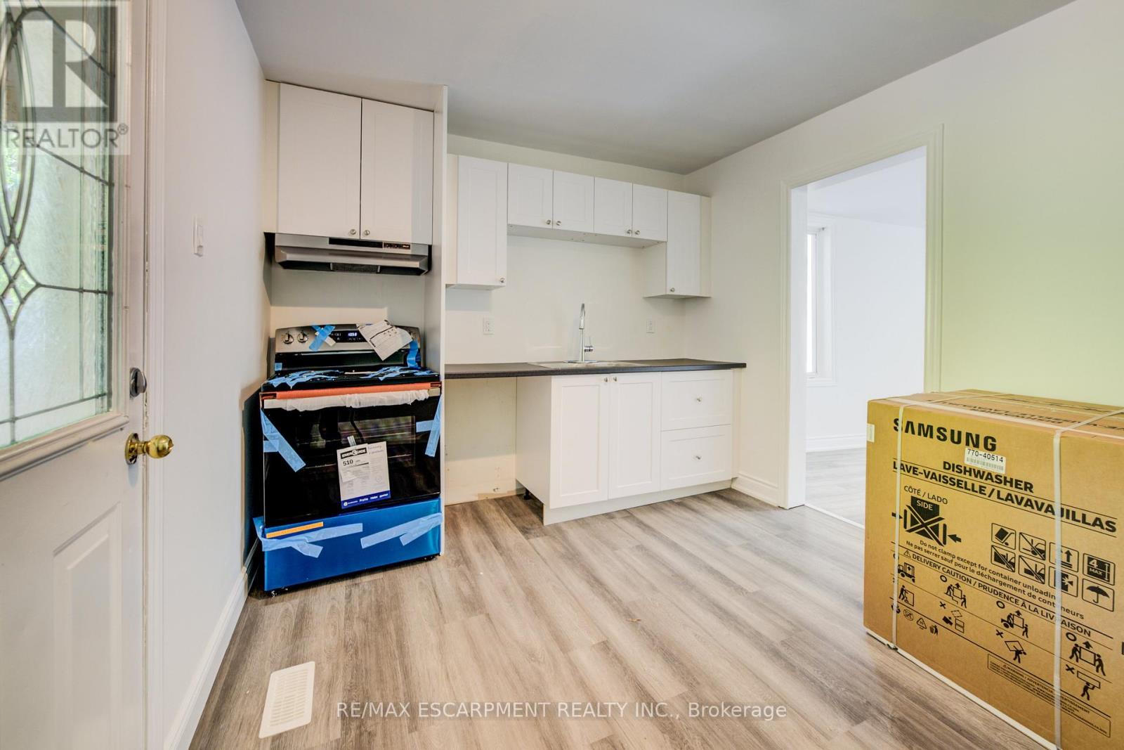 57 1/2 Breadalbane Street, Hamilton, Ontario  L8R 3G2 - Photo 12 - X12478764