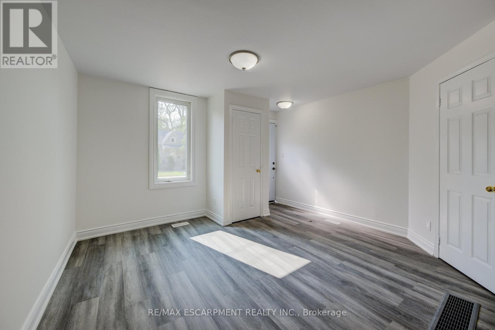 57 1/2 Breadalbane Street, Hamilton, Ontario  L8R 3G2 - Photo 6 - X12478764