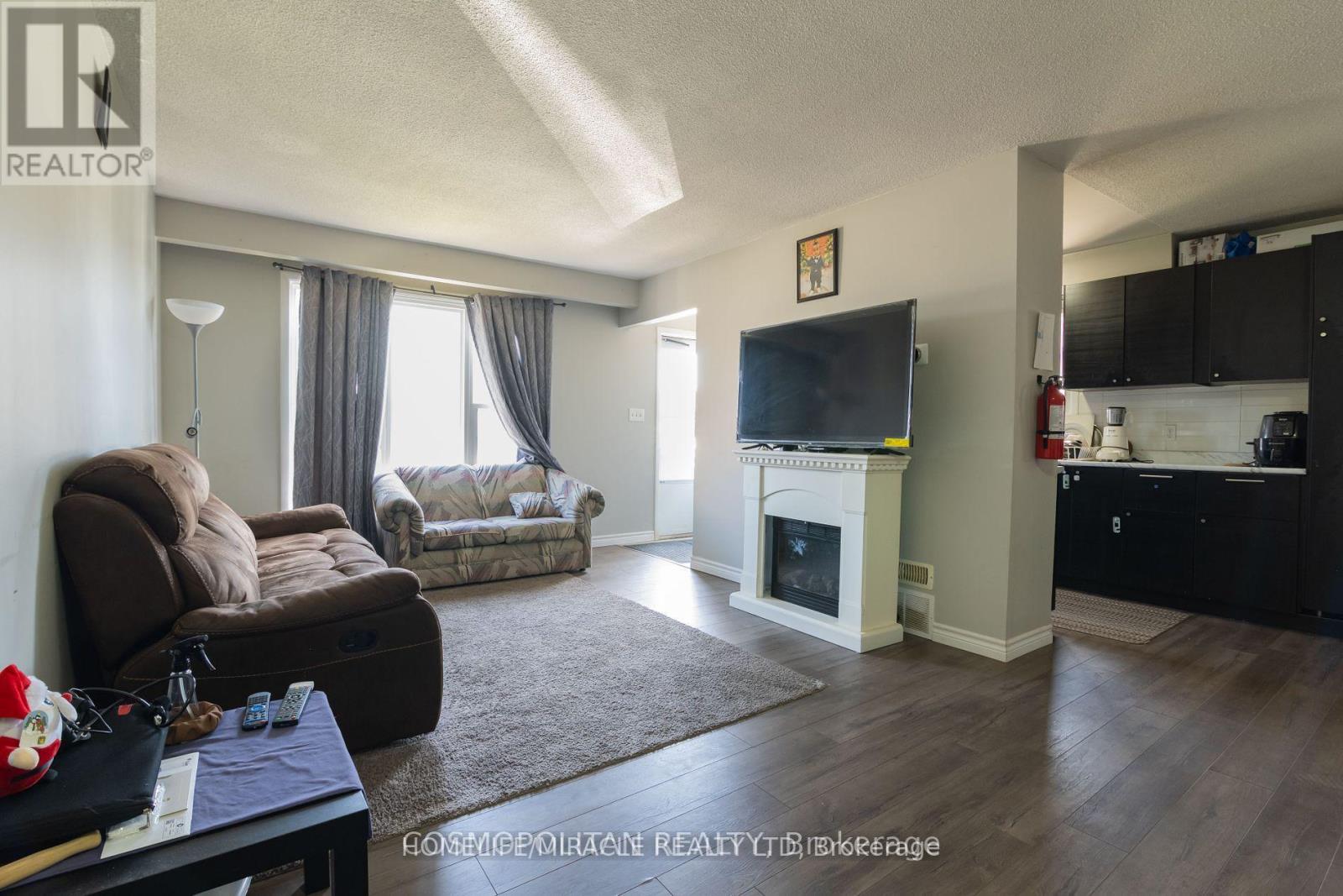 7 Mcdougall Drive, Thorold, Ontario  L2V 4C4 - Photo 3 - X12478767