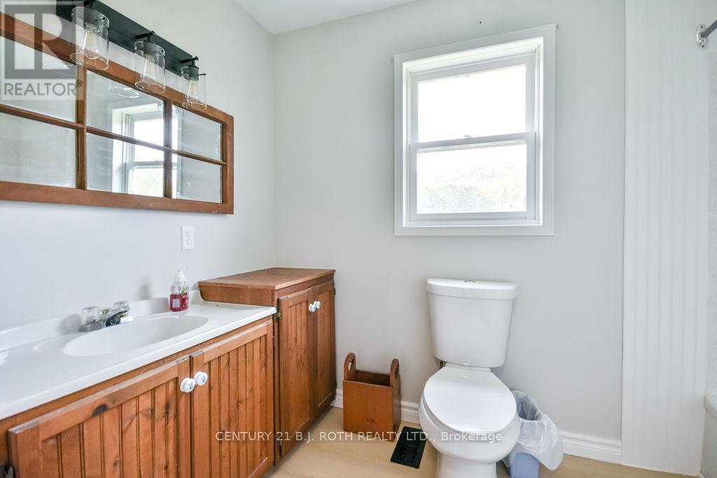1048 Old North Road N, Huntsville (Chaffey), Ontario  P1H 2J4 - Photo 14 - X12398548