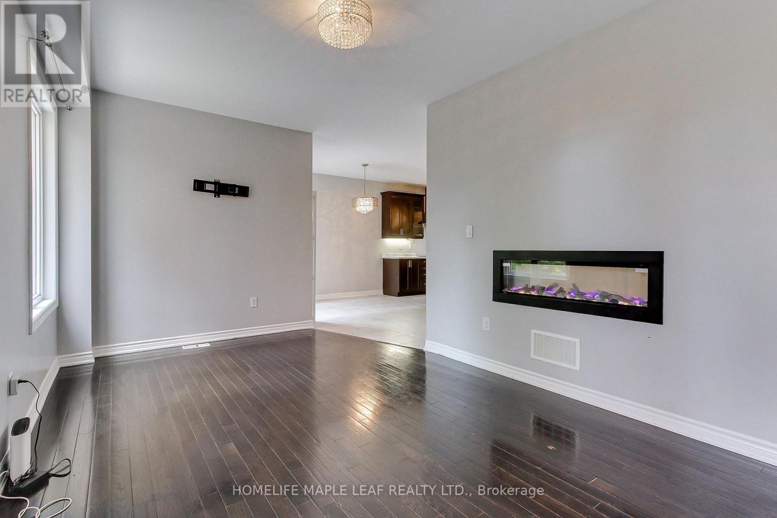2180 Dawson Crescent, Innisfil, Ontario  L9S 0H1 - Photo 17 - N12474349