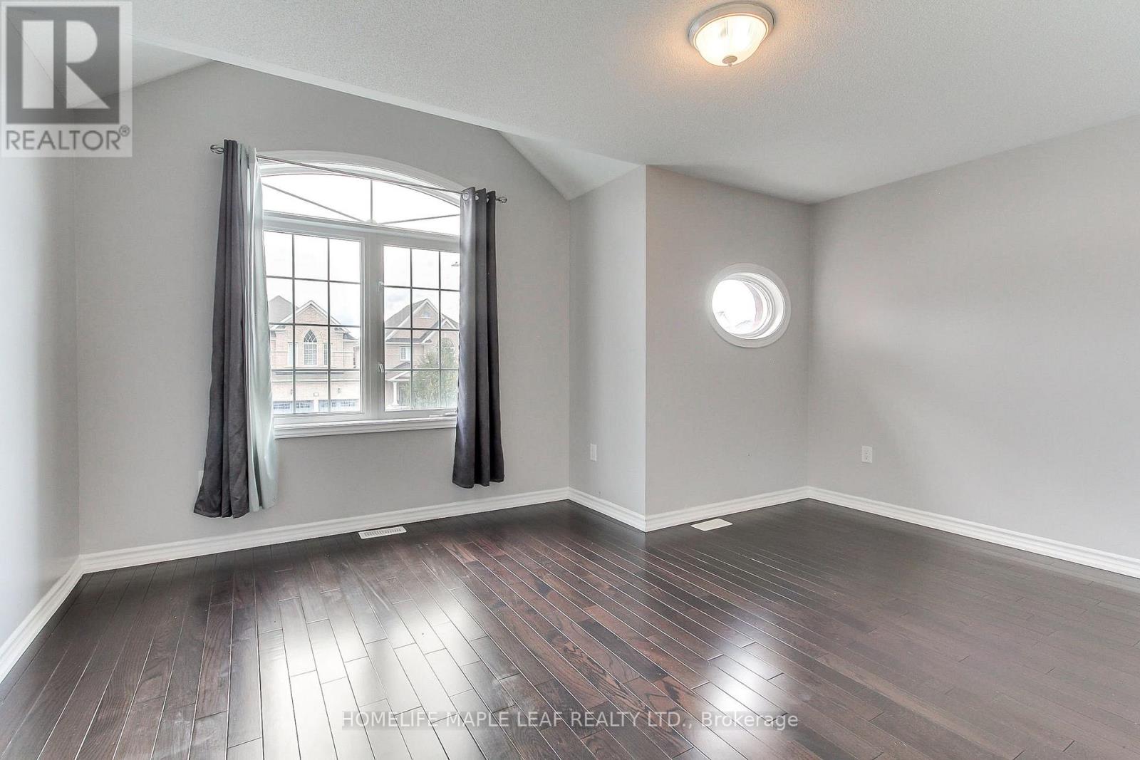 2180 Dawson Crescent, Innisfil, Ontario  L9S 0H1 - Photo 33 - N12474349