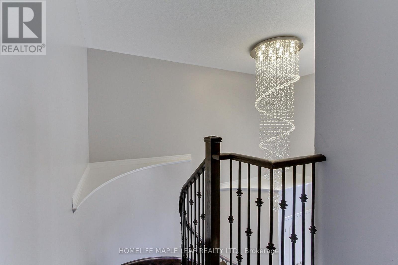 2180 Dawson Crescent, Innisfil, Ontario  L9S 0H1 - Photo 21 - N12474349