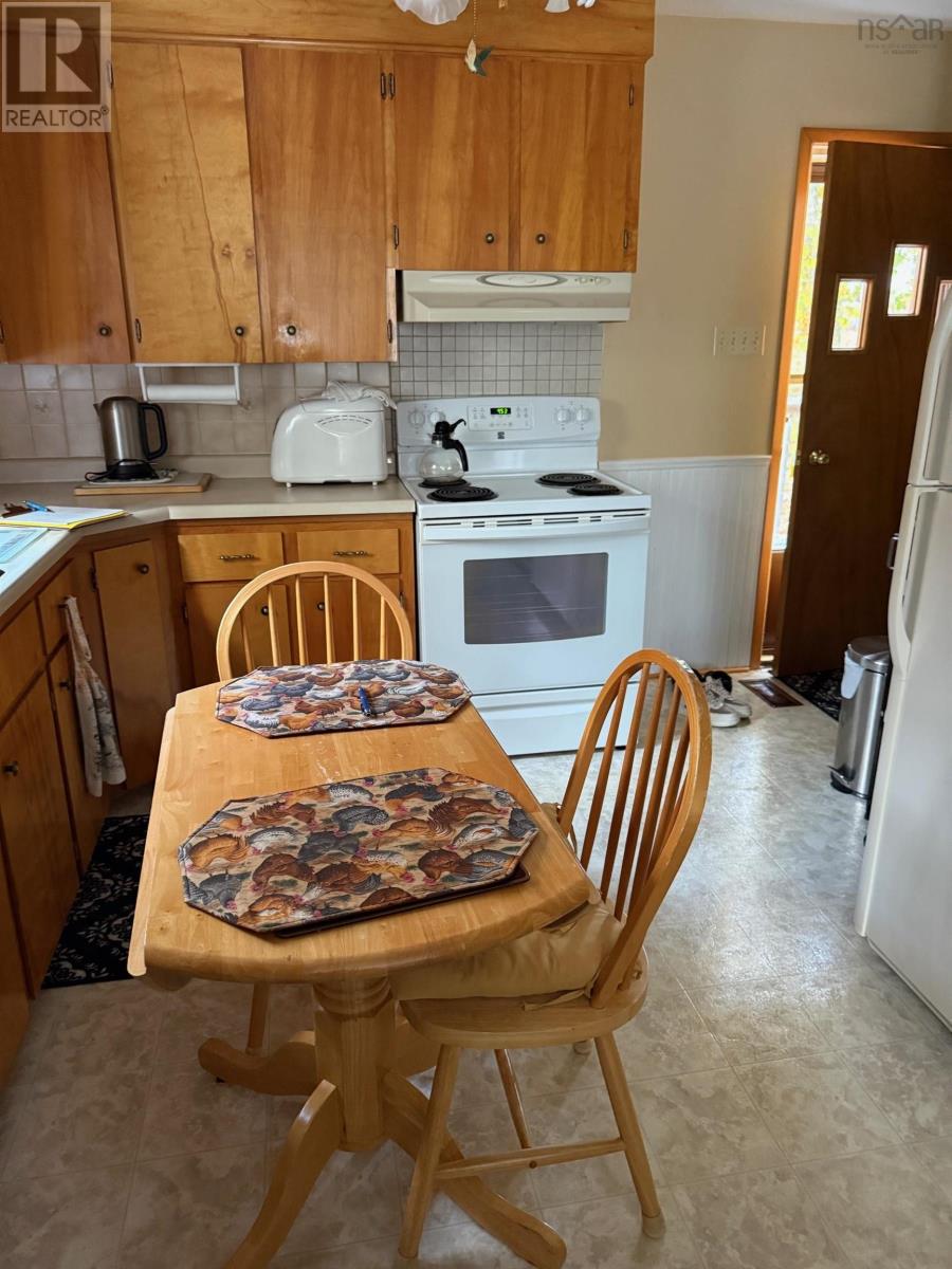 44 Pinehurst Avenue, Bridgewater, Nova Scotia  B4V 3A4 - Photo 6 - 202526365