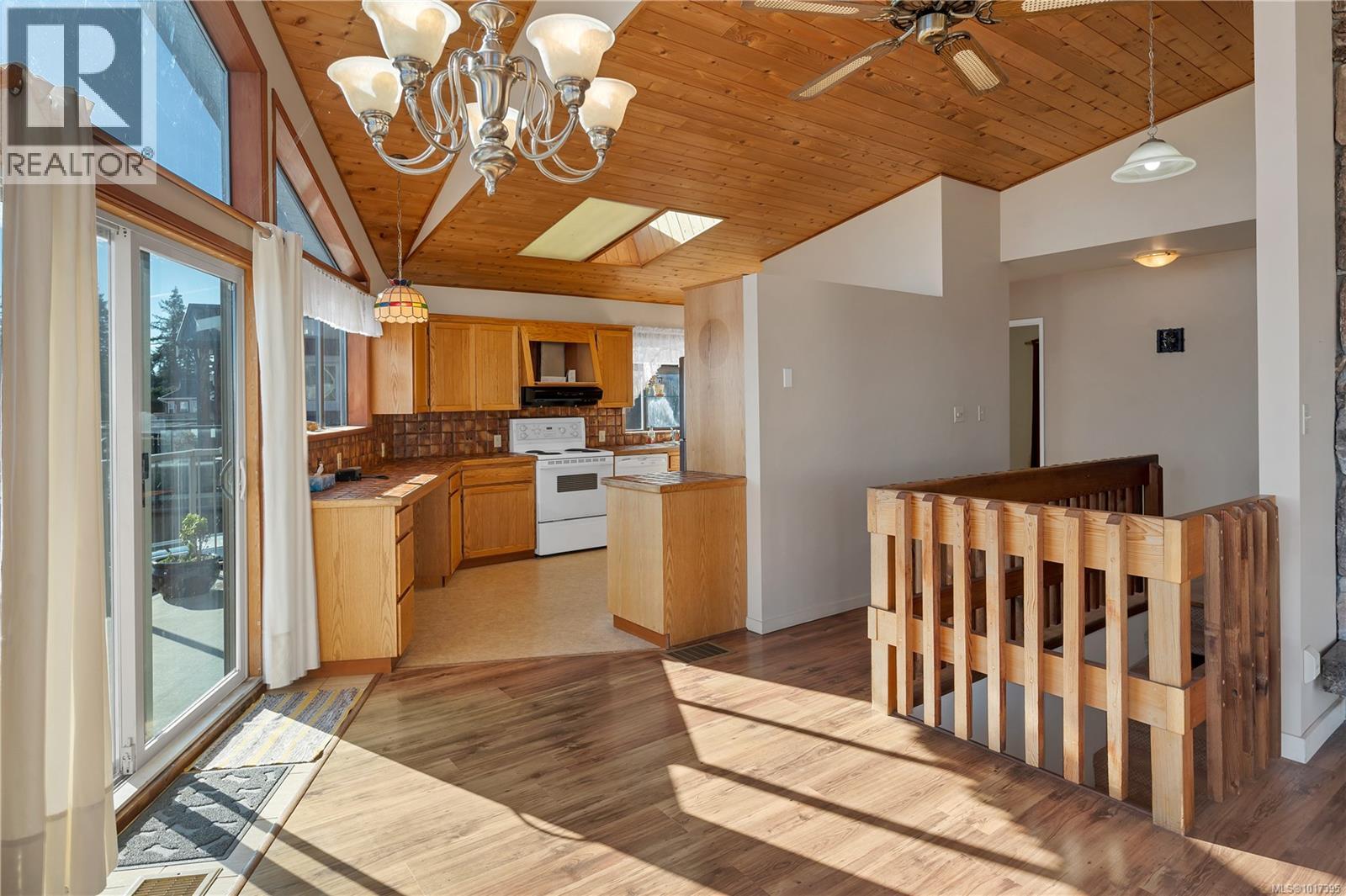 2946 Island Hwy S, Campbell River, British Columbia  V9W 1C8 - Photo 16 - 1017395