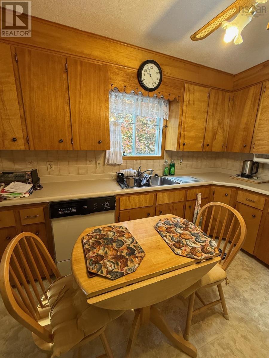 44 Pinehurst Avenue, Bridgewater, Nova Scotia  B4V 3A4 - Photo 7 - 202526365