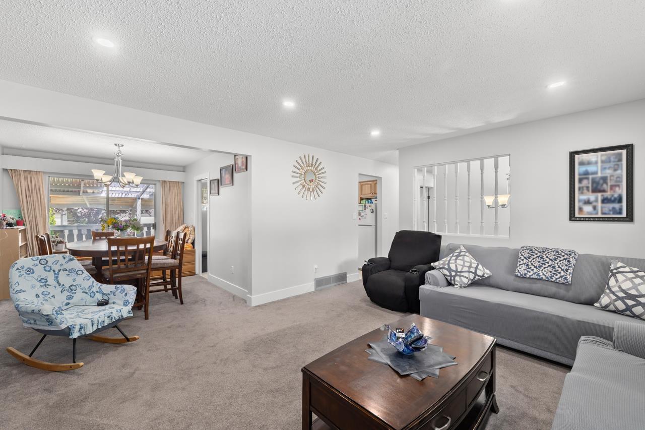 32235 Marshall Road, Abbotsford, British Columbia  V2T 1A5 - Photo 1 - R3059414