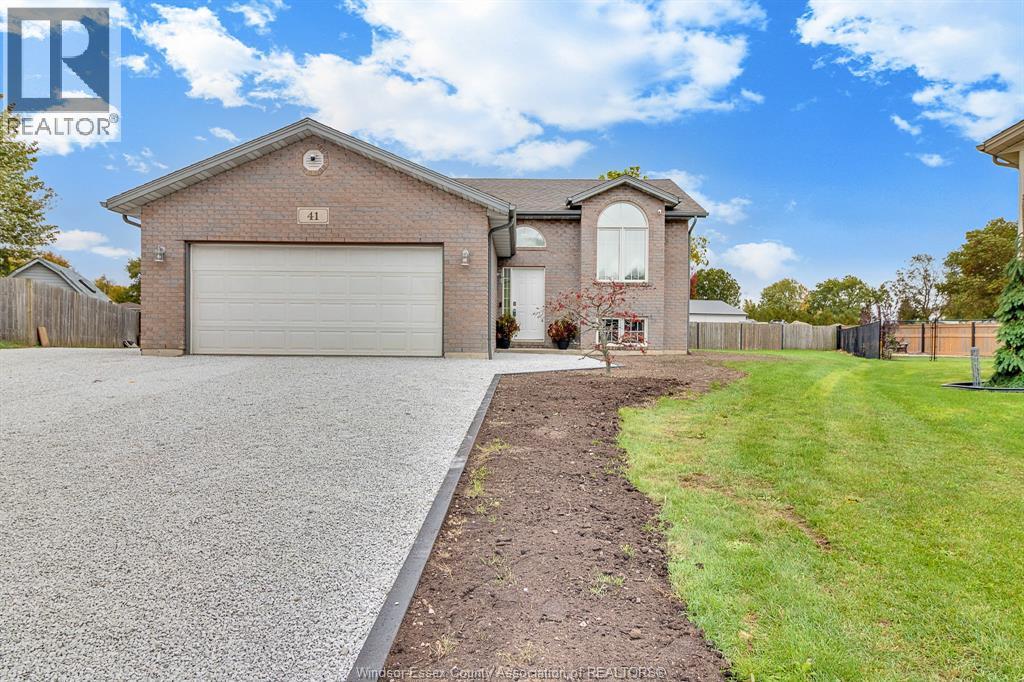 MLS# 25027012: 41 LAURA CRESCENT, Colchester, Canada