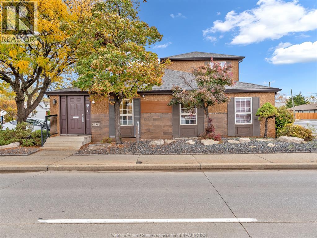 MLS# 25026942: 2828 HOWARD AVENUE, Windsor, Canada