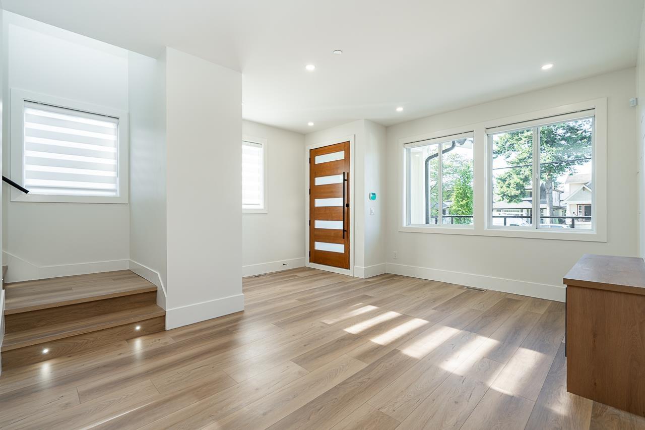 15492 Thrift Avenue, White Rock, British Columbia  V4B 2L9 - Photo 3 - R3059723