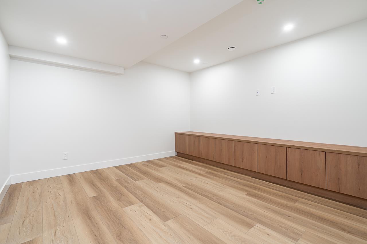 15492 Thrift Avenue, White Rock, British Columbia  V4B 2L9 - Photo 30 - R3059723