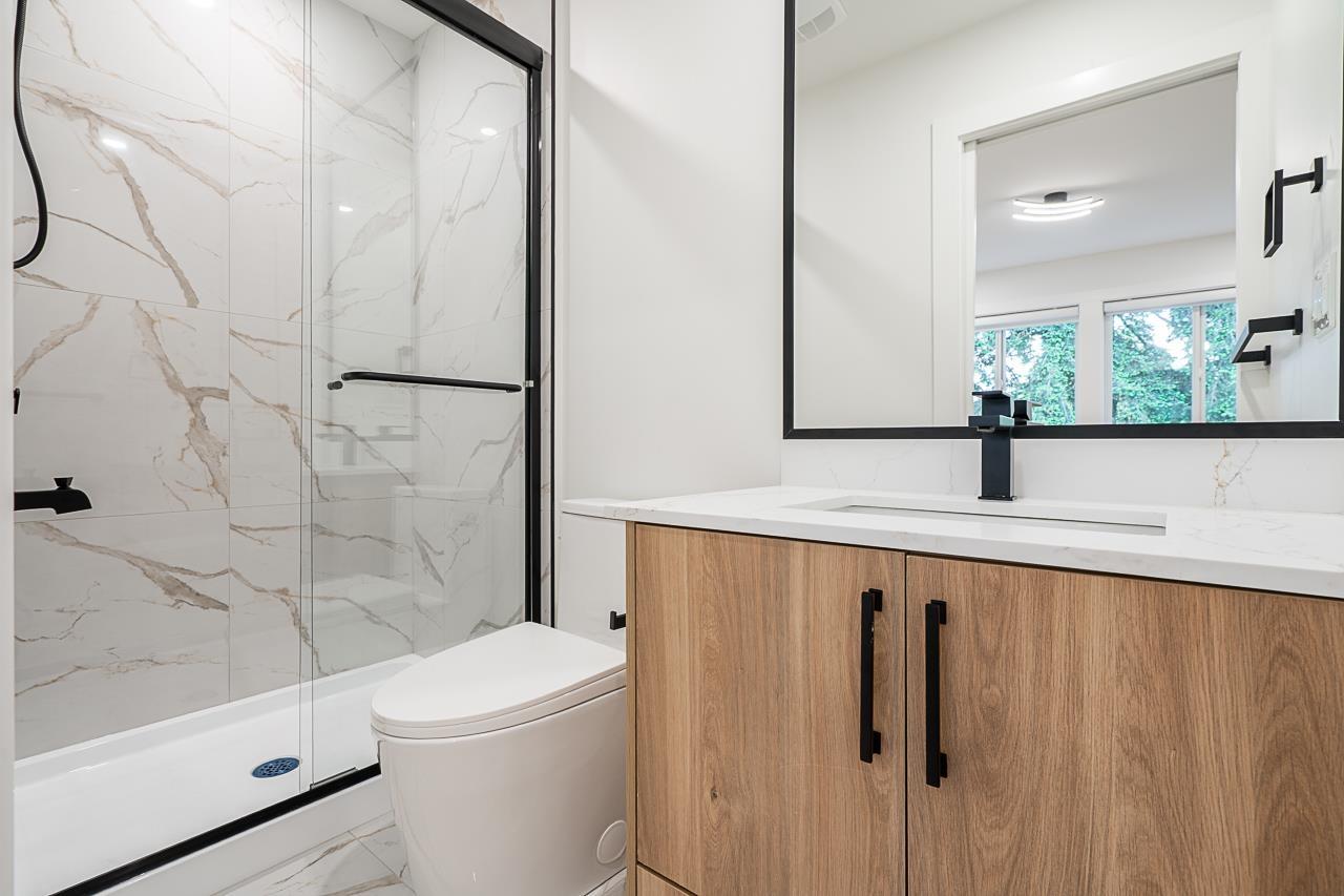 15492 Thrift Avenue, White Rock, British Columbia  V4B 2L9 - Photo 25 - R3059723