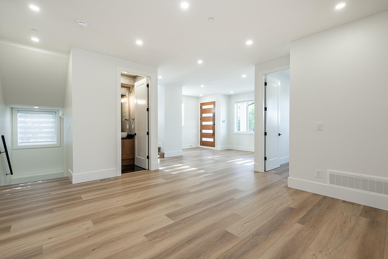 15492 Thrift Avenue, White Rock, British Columbia  V4B 2L9 - Photo 5 - R3059723