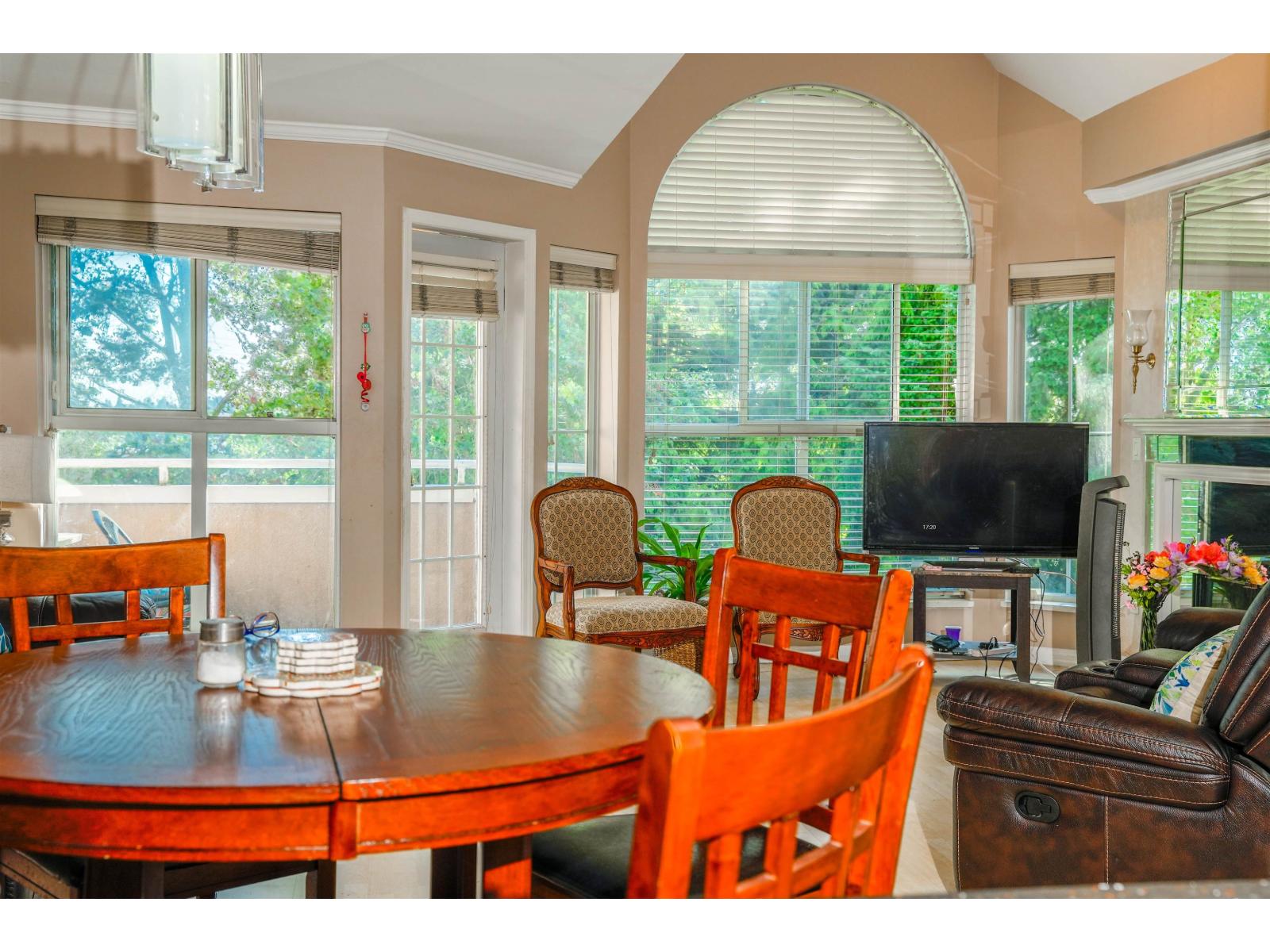 410 7435 121a Street, Surrey, British Columbia V3W 0W8 - Photo 8 - R3061338