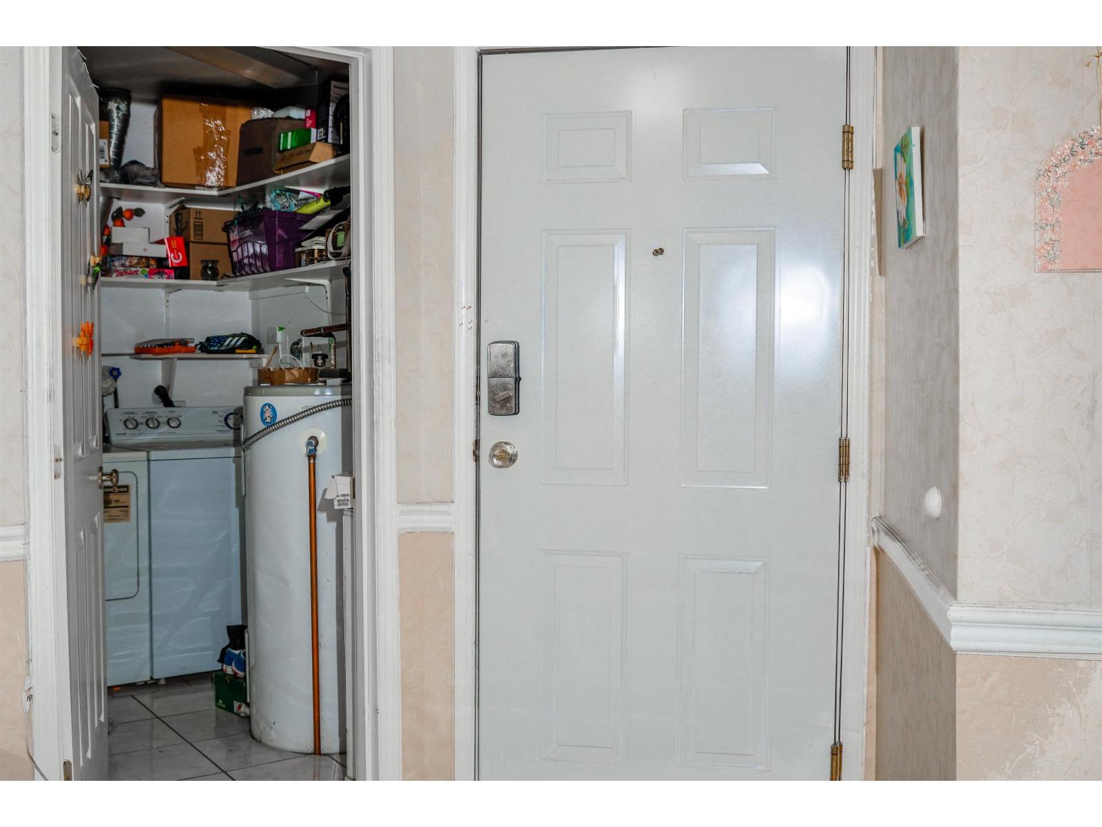 410 7435 121a Street, Surrey, British Columbia V3W 0W8 - Photo 9 - R3061338