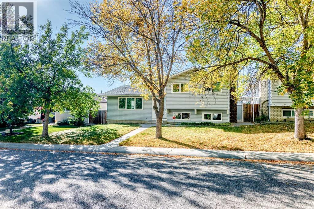 151 Pinemill Road Ne, Calgary, Alberta T1Y 2C8 - Photo 1 - A2260023