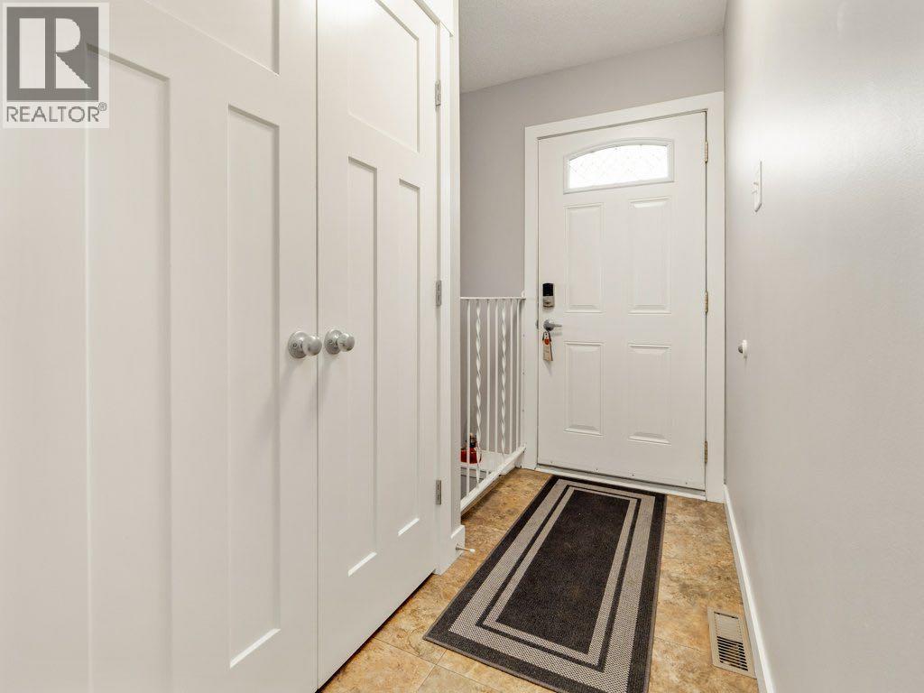 1646 St George Road N, Lethbridge, Alberta  T1H 5A1 - Photo 5 - A2266530