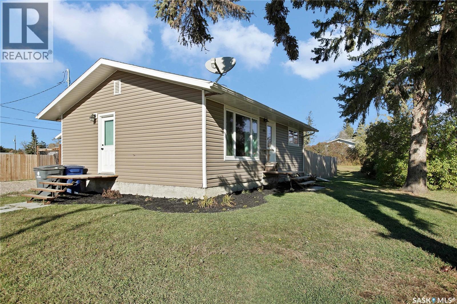 305 2nd Street, Duck Lake, Saskatchewan  S0K 1J0 - Photo 26 - SK021498