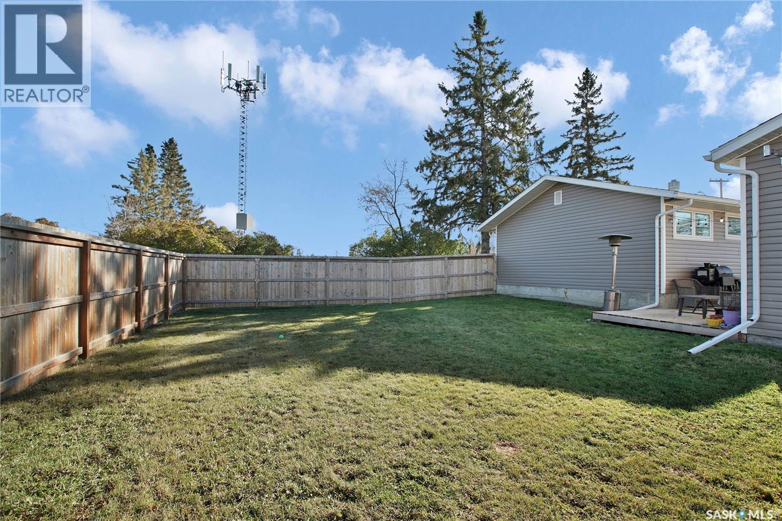 305 2nd Street, Duck Lake, Saskatchewan  S0K 1J0 - Photo 4 - SK021498