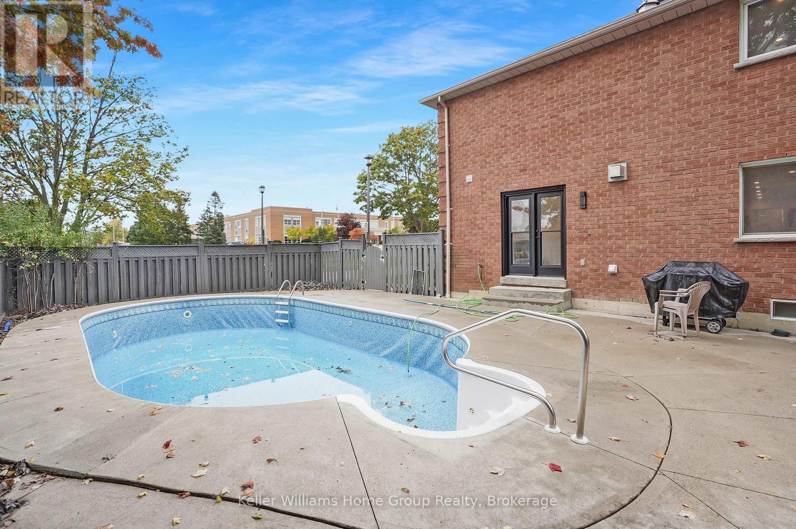 1105 Ewing Crescent, Mississauga, Ontario  L5V 1B9 - Photo 39 - W12479000