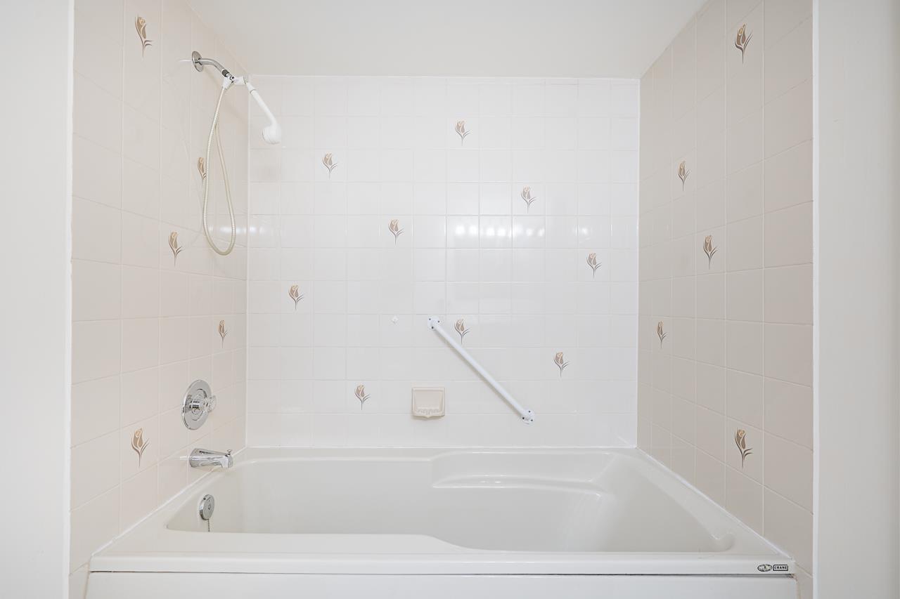 121 6841 138 Street, Surrey, British Columbia  V3W 0A7 - Photo 25 - R3061425