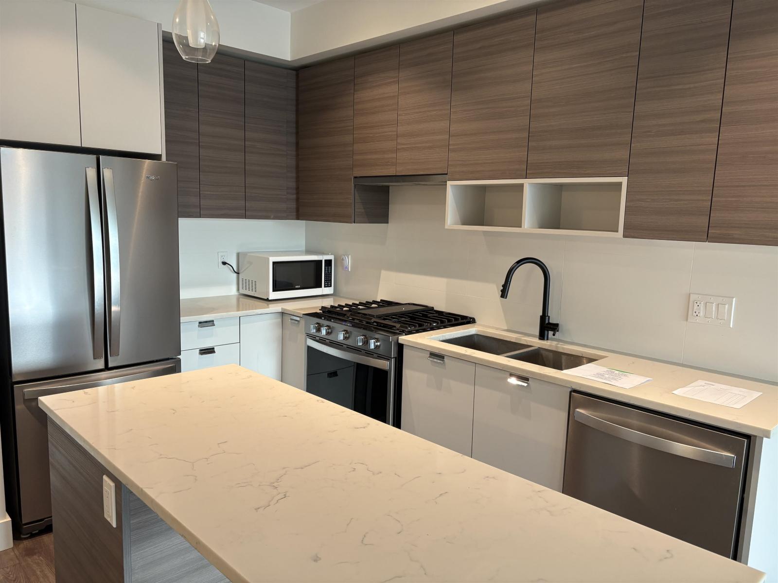 A417 20727 Willoughby Town Centre Drive, Langdale, British Columbia V2Y 3N1 - Photo 7 - R3061410