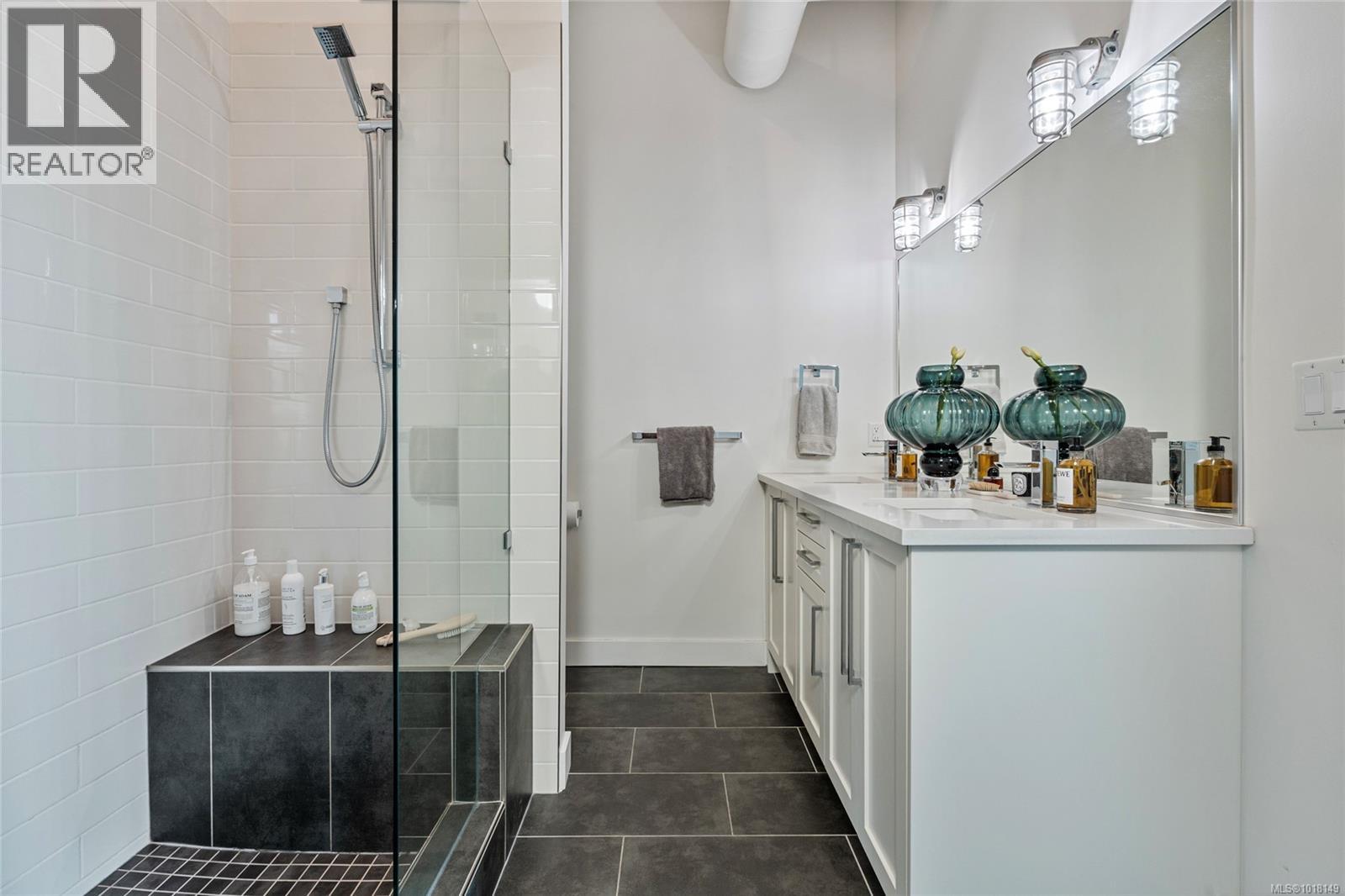 205 2049 Country Club Way, Langford, British Columbia V9B 0H8 - Photo 17 - 1018149