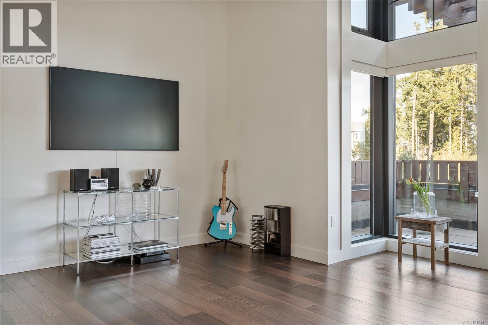 205 2049 Country Club Way, Langford, British Columbia V9B 0H8 - Photo 3 - 1018149