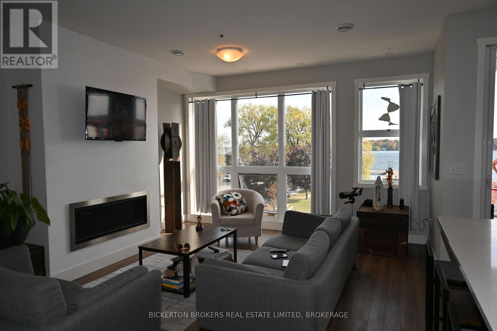 207 - 130 Water Street, Gananoque, Ontario  K7G 0A8 - Photo 7 - X12478992