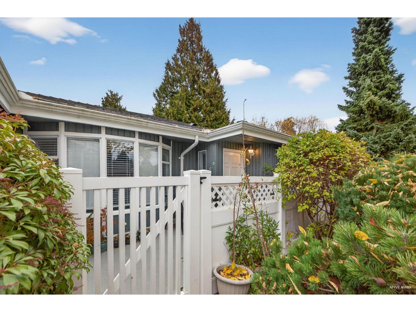 103 14271 18a Avenue, Surrey, British Columbia  V4A 7N8 - Photo 4 - R3061364