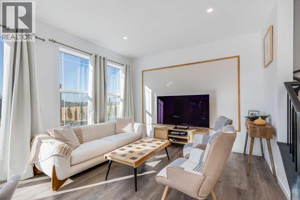 81 Magnolia Heath Se, Calgary, Alberta  T3M 2Z7 - Photo 4 - A2259202